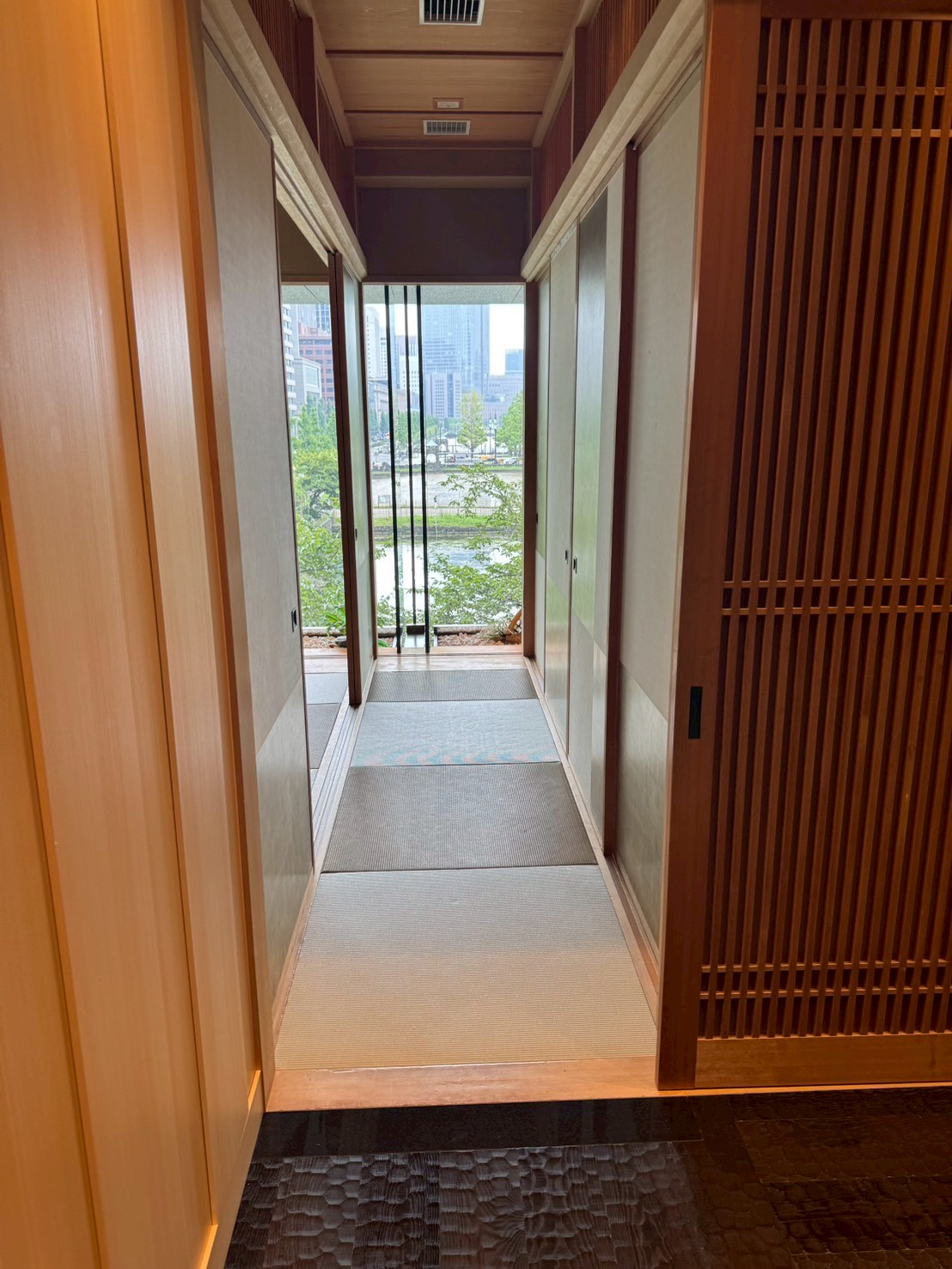 丸の内　和食店の畳交換